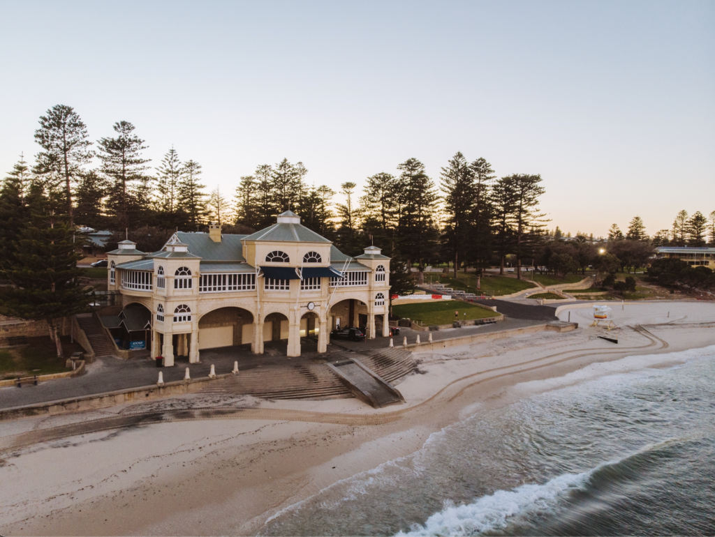 what to see in perth cottesloe beach